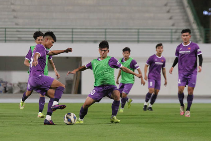 U23 Việt Nam rèn luyện theo yêu cầu của tân HLV Gong Oh Kyun - Ảnh: VFF