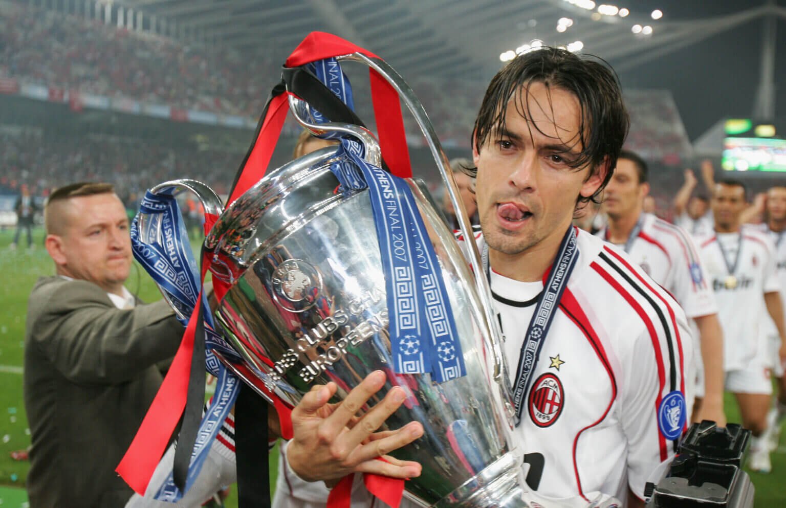 Inzaghi ôm Cúp Bạc 2007, đánh dấu màn báo thù Istanbul thành công trước Liverpool