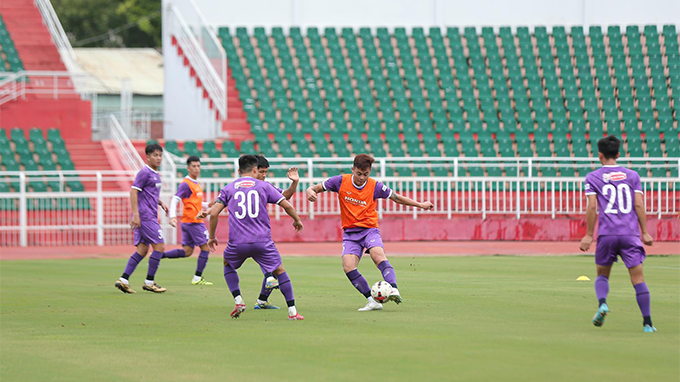 ĐT Việt Nam tập luyện chiều nay trên sân Thống Nhất. Ảnh: Nguyễn Bằng