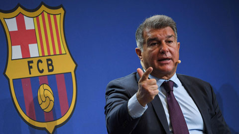 Barcelona chấp nhận 'bán mình' vì tương lai