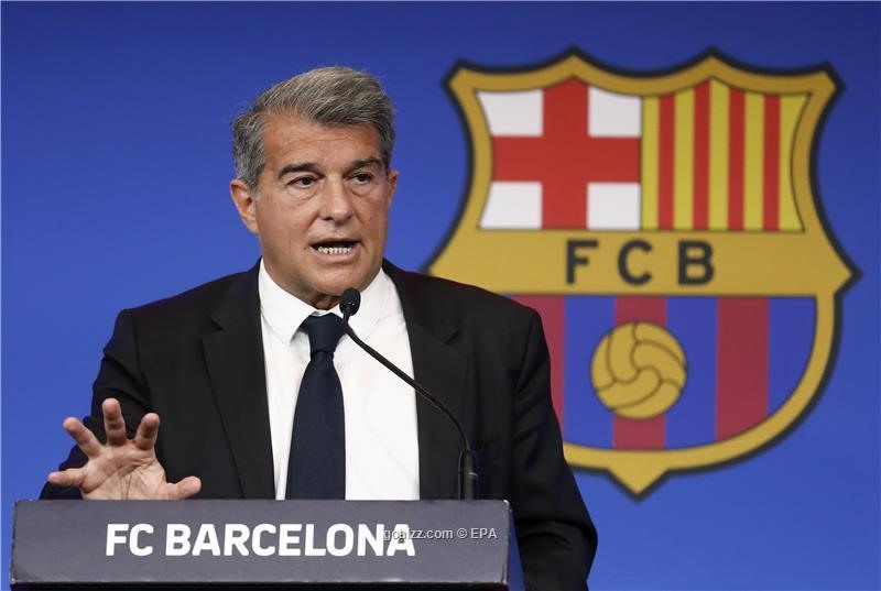 Chủ tịch Joan Laporta đang cần ít nhất 700 triệu euro để giúp Barca vượt qua khủng hoảng 