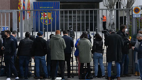 Barcelona yêu cầu các cầu thủ giảm 50% lương