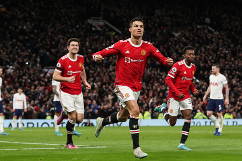 Cristiano Ronaldo vẫn rất yêu màu áo đỏ của Man United
