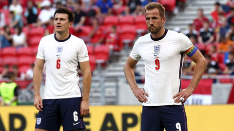 Sự mệt mỏi thể hiện rõ trên gương mặt của các tuyển thủ Anh