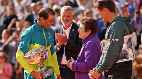 Federer, Djokovic lặng thinh trước kỳ tích của Nadal