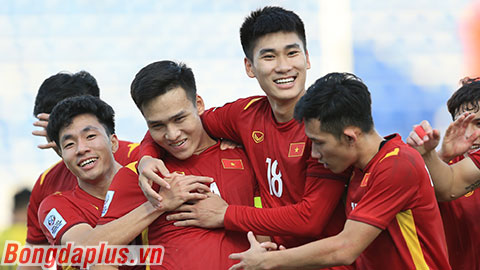 VAR đền đáp U23 Việt Nam, thổi phạt đền và đuổi cầu thủ U23 Malaysia
