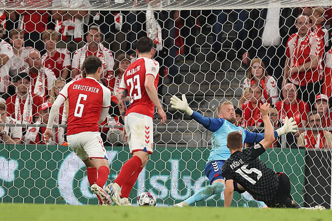 Pasalic ghi bàn duy nhất trận Đan Mạch vs Croatia ở phút 69