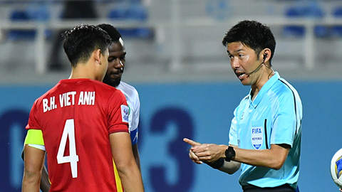 Trọng tài Nhật Bản xử nặng tay U23 Việt Nam trước U23 Saudi Arabia