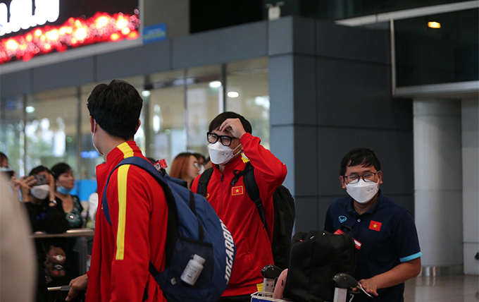 Bác sĩ của U23 Việt Nam hạnh phúc khi về nước trong sự chào đón từ người hâm mộ
