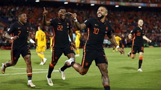 Hà Lan hạ xứ Wales với tỷ số 3-2: Khi lốc cam lại nổi
