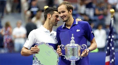 Medvedev thắng Djokovic ở chung kết US Open năm ngoái để đoạt Grand Slam đầu tiên