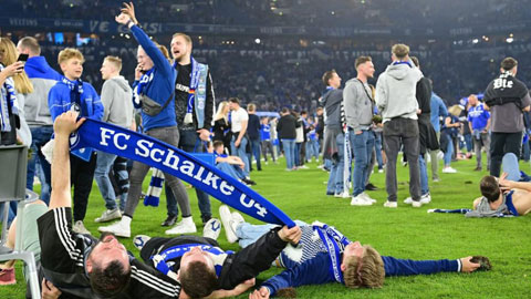 Mùa giải 2022/23, Bundesliga đánh dấu sự trở lại của Schalke và Bremen (ảnh chủ) sau 1 năm ngụp lặn ở hạng Nhì