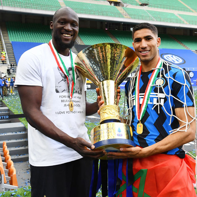 Sau 1 năm xa cách, Lukaku và Hakimi (phải) sẽ lại khoác chung màu áo Inter