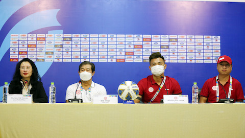 HLV Bae Jiwon (Viettel): "Mục tiêu của chúng tôi là vượt qua vòng bảng"
