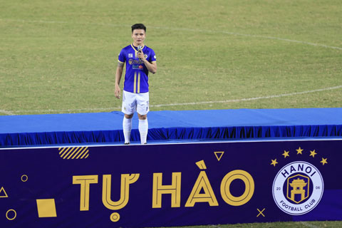 Quang Hải trong ngày chia tay Hà Nội FC Ảnh: ĐỨC CƯỜNG