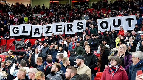 MU nợ gần 500 triệu bảng, fan lại lên kế hoạch biểu tình nhà Glazer