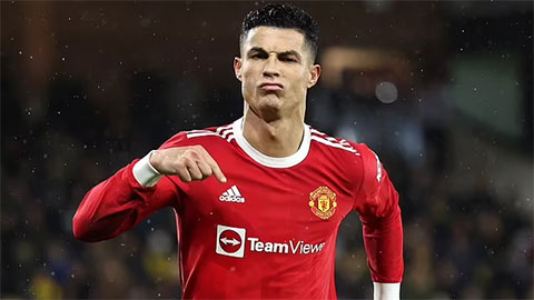 Ronaldo từ chối đội bóng của Beckham, có cơ hội đeo băng thủ quân MU