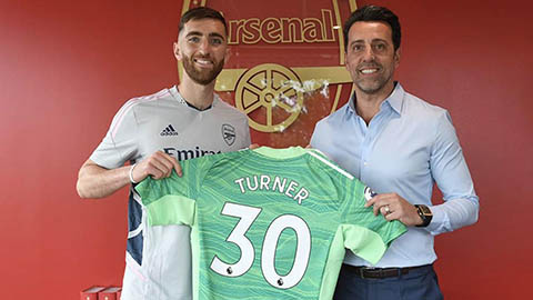 Arsenal ký hợp đồng với Matt Turner 