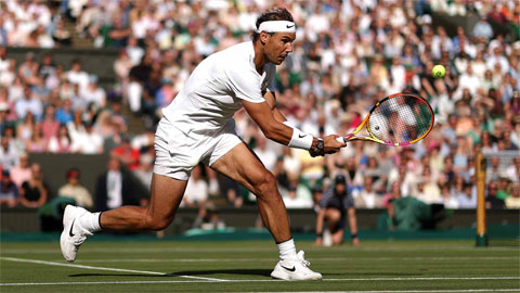 Nadal tự đánh hỏng 80 lần sau hai vòng đầu Wimbledon 2022