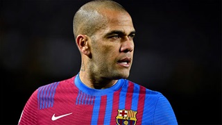 Rời Barca ở tuổi 39, Alves vẫn đắt như 'tôm tươi'