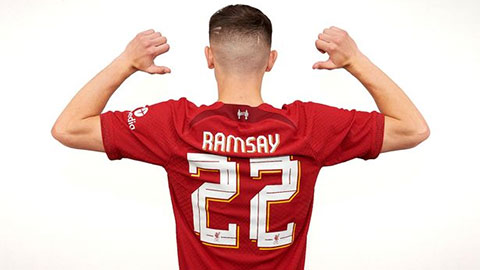 Tân binh Ramsay mặc áo số 22 mà 3 người gần nhất mặc là các thủ môn