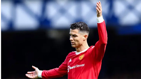 Ronaldo bị loại khỏi đội hình Man United du đấu Hè 2022