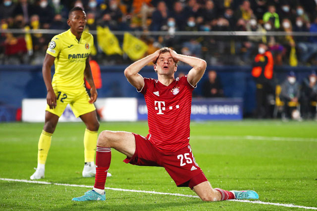 Những mùa gần đây, ông lớn của Đức là Bayern (áo sẫm) đều dừng bước ở tứ kết Champions League
