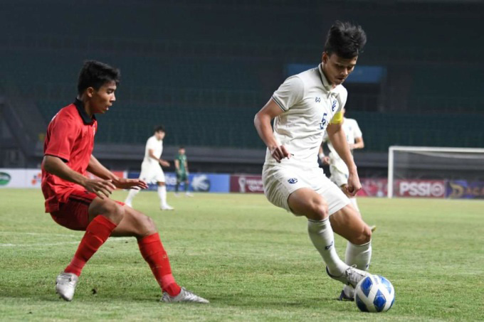 U19 Thái Lan bất lực trước U19 Lào - Ảnh: Changsuek 