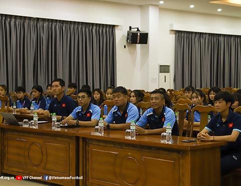 Các thành viên U18 nữ Việt Nam tại buổi gặp mặt