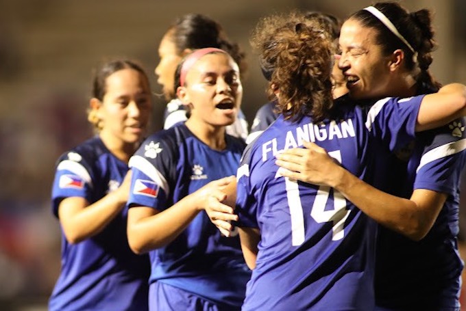 Niềm vui của đội nữ Philippines khi ghi bàn