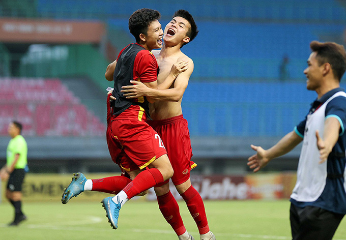 U19 Việt Nam giành chiến thắng chung cuộc trước U19 Thái Lan - Ảnh: VFF 