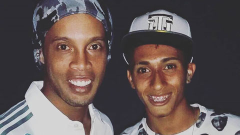 Raphinha: Đến Barca để theo chân 'ông chú' Ronaldinho