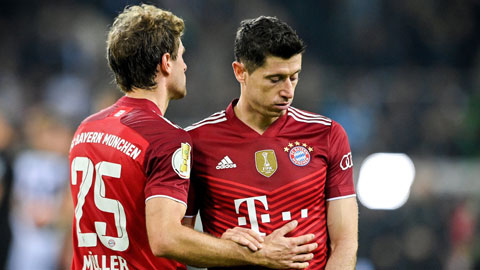 Đồng đội ở Bayern tri ân Lewandowski