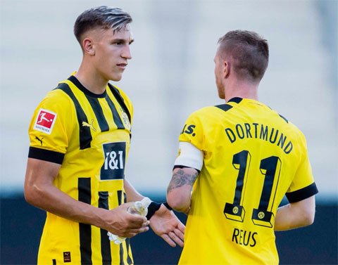 Nico Schlotterbeck trong màu áo mới Dortmund