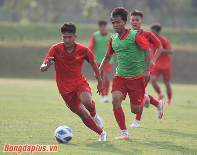 Vào lúc 15h00 ngày 31/7, U16 Việt Nam sẽ gặp U16 Singapore. HLV Nguyễn Quốc Tuấn đặt mục tiêu giành 3 điểm cùng toàn đội trong trận ra quân VCK U16 Đông Nam Á 2022. 