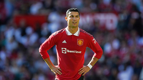 CĐV Man United đòi bán Ronaldo ngay lập tức
