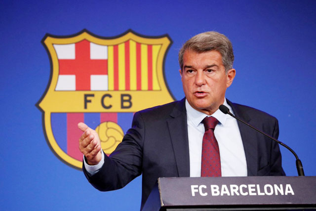 Nhờ những đồng tiền được Socios.com “rót”, Barca của chủ tịch Joan Laporta sắp thoải mái đăng ký các tân binh