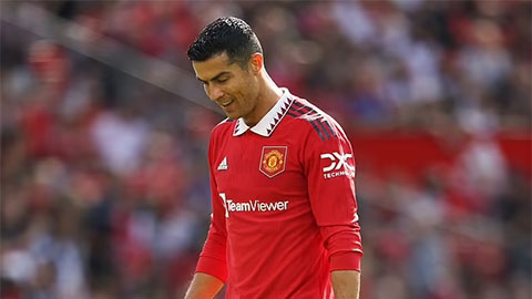 HLV Ten Hag cho Ronaldo ngồi dự bị ở vòng 1 Premier League 2022/23