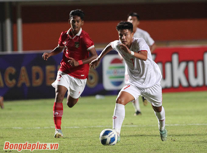 U16 Việt Nam bắt đầu tạo ra cơ hội ở cuối hiệp 1 