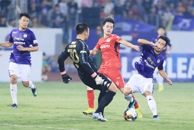 Văn Toàn và đồng đội đã sẵn sàng thách đấu Hà Nội FC - Ảnh: Minh Tuấn