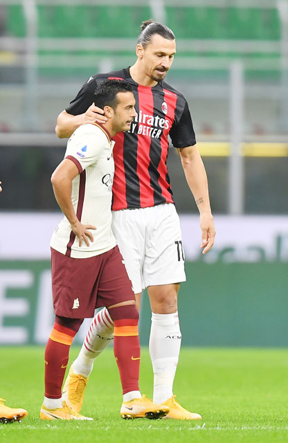 Ibrahimovic (41 tuổi) và Pedro (35) đang để lại nhiều dấu ấn tại Serie A
