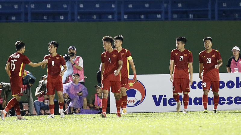 Niềm vui của U19 Việt Nam sau khi ghi bàn. Ảnh: Khả Hòa 