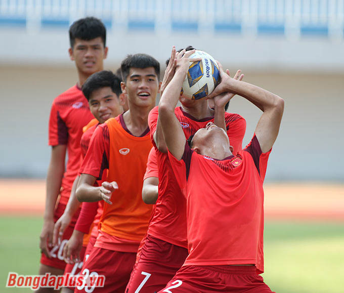 Chính điều đó tạo nên một bầu không khí vui vẻ, tích cực cho U16 Việt Nam 