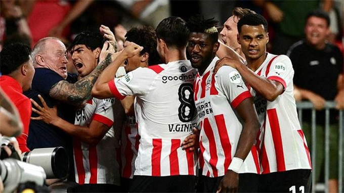 PSV đánh bại Monaco với tổng tỷ số 4-3