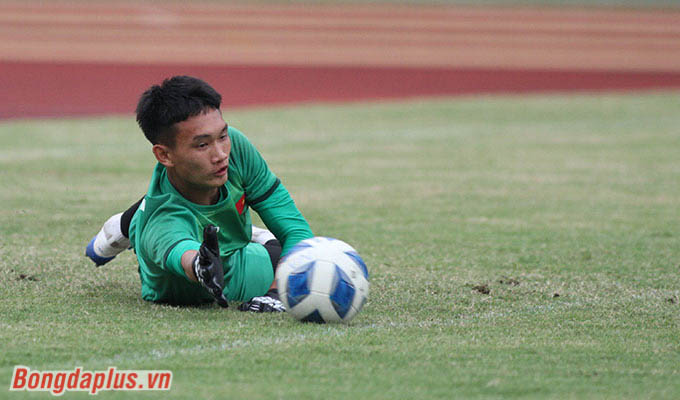 U16 Việt Nam đón tin vui khi thủ môn số 1 - Phạm Đình Hải kịp hồi phục trở lại, chỉ sau 1 ngày chấn thương ở trận gặp U16 Thái Lan 