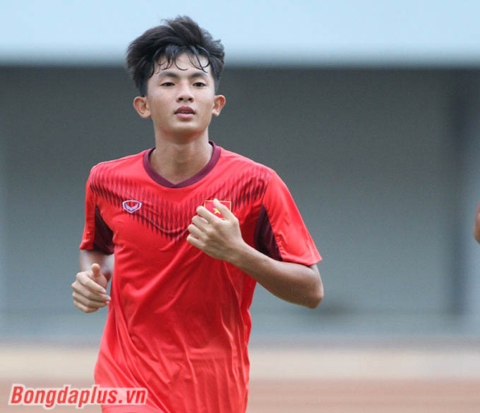 Kế đến, U16 Việt Nam bước vào phần tập luyện chuyên môn