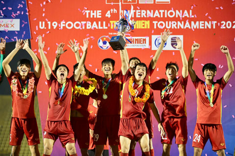 Niềm vui Vô địch của đội tuyển U19 Việt Nam. Ảnh Quốc An