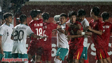 Ẩu đả giữa U16 Việt Nam vs U16 Indonesia từ quyết định của trọng tài 