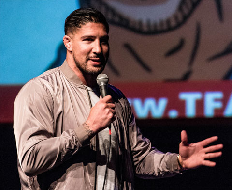 Brendan Schaub đang làm nghệ sĩ hài độc thoại