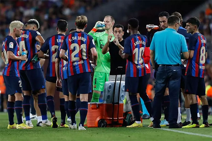 HLV Xavi không thể giúp Barca thắng trận mở màn La Liga 2022/23